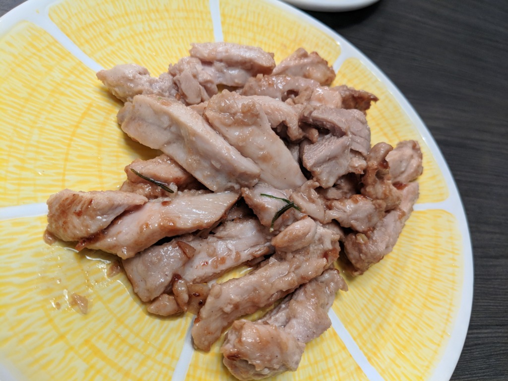 Read more about the article [家常菜食譜]軟嫩的煎優格雞腿