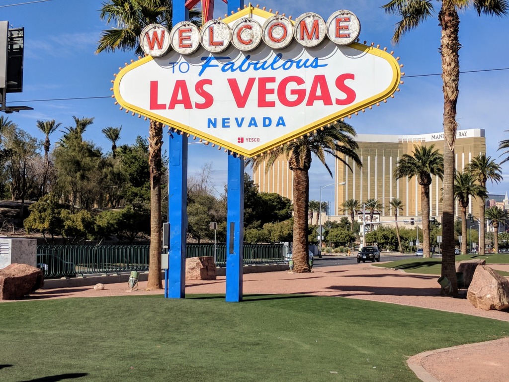 Read more about the article 【2026 拉斯維加斯旅遊全攻略】在地人私房景點、必看秀票、必吃美食與大峽谷一日遊 (持續更新)