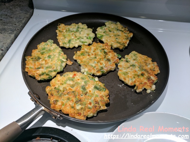 Read more about the article 玉米煎餅食譜CORN KERNEL PANCAKE